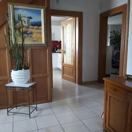 Chez Jeanine Maison Familiale Holiday home *