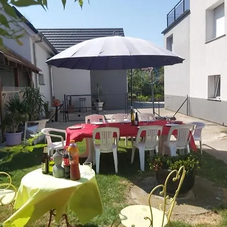 Chez Jeanine Maison Familiale Ferienhaus