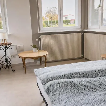 Chez Jeanine Maison Familiale Holiday home *